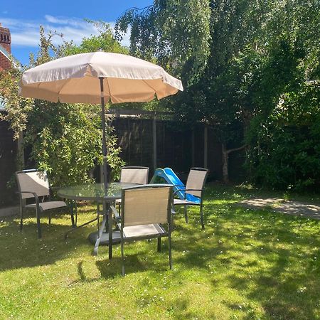 Chichester Retreat House With Free Parking Екстериор снимка