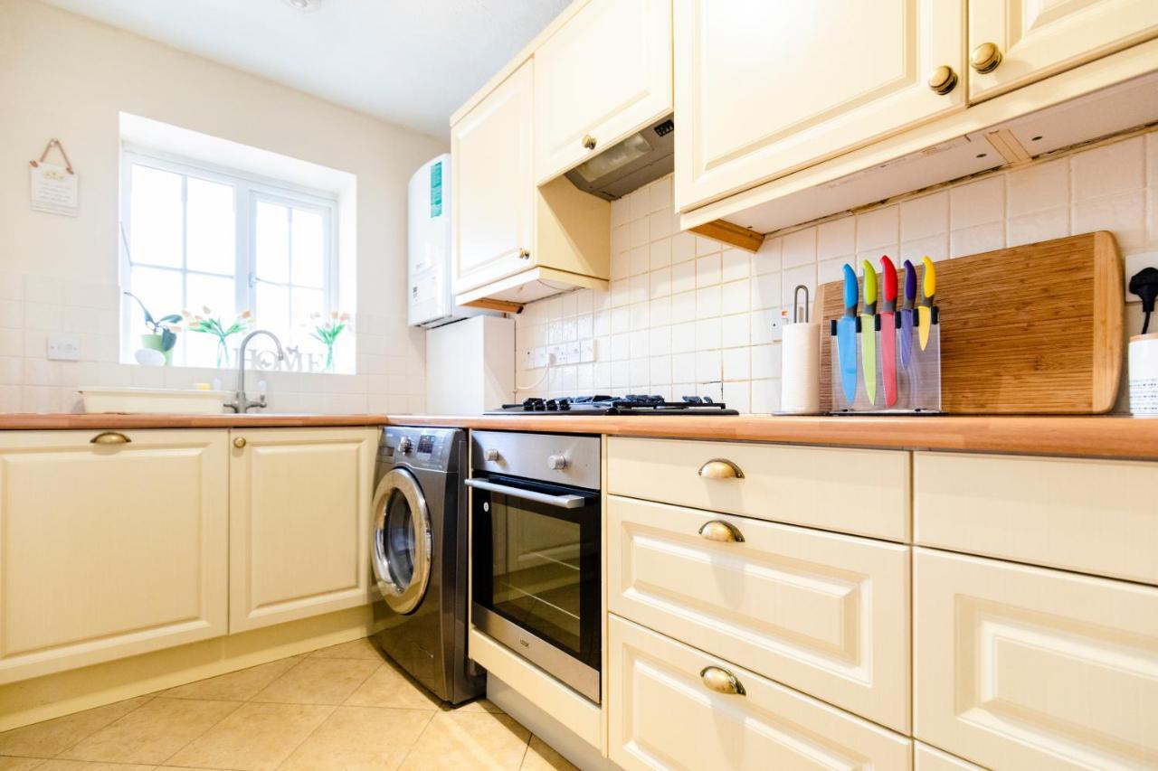 Chichester Retreat House With Free Parking Екстериор снимка