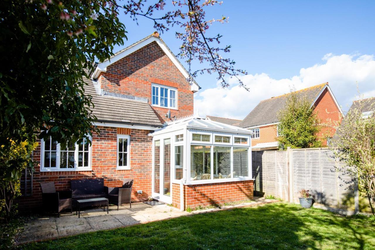 Chichester Retreat House With Free Parking Екстериор снимка