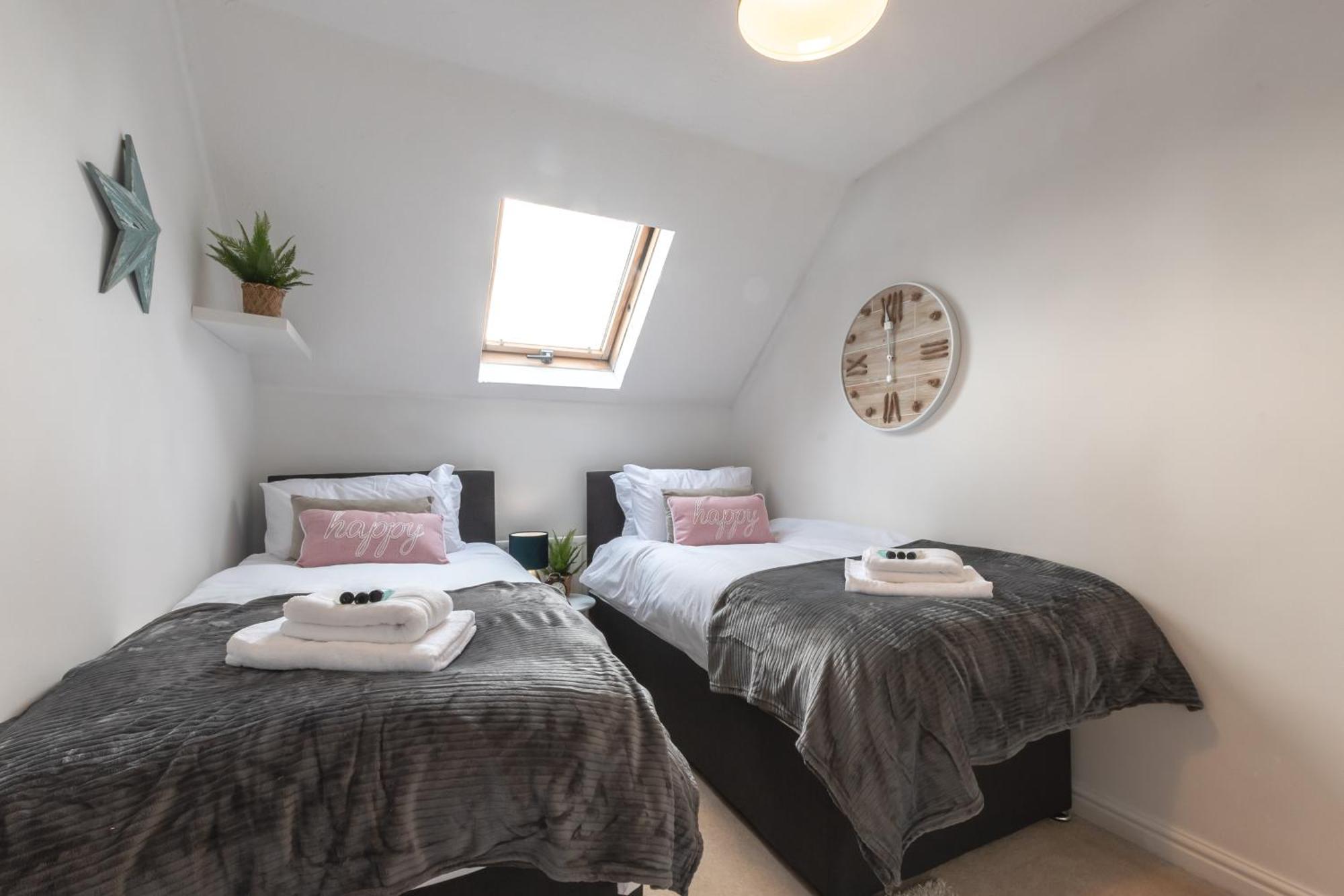 Chichester Retreat House With Free Parking Екстериор снимка