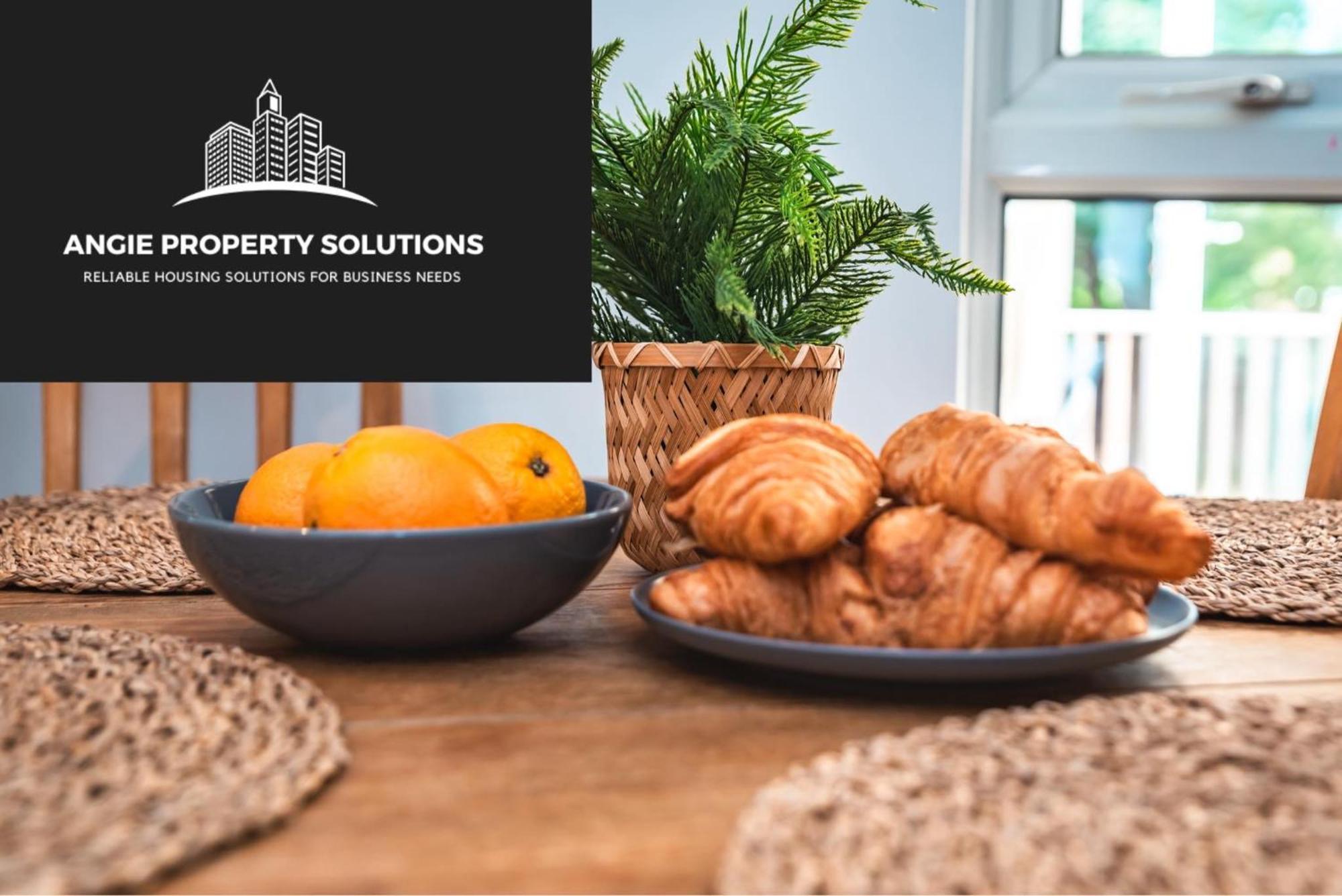 Chichester Retreat House With Free Parking Екстериор снимка