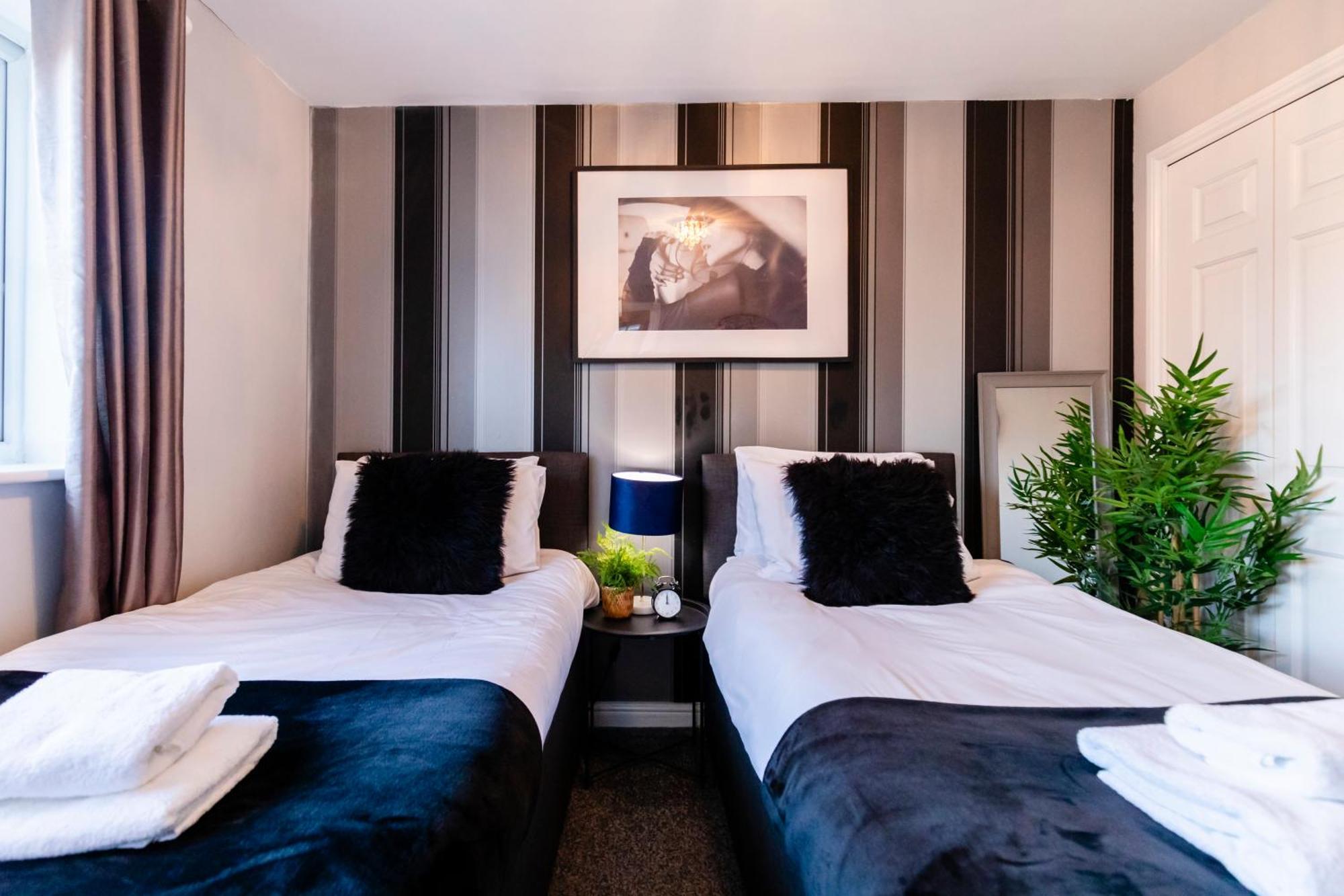 Chichester Retreat House With Free Parking Екстериор снимка