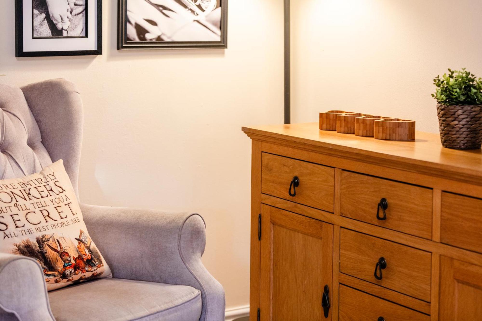 Chichester Retreat House With Free Parking Екстериор снимка