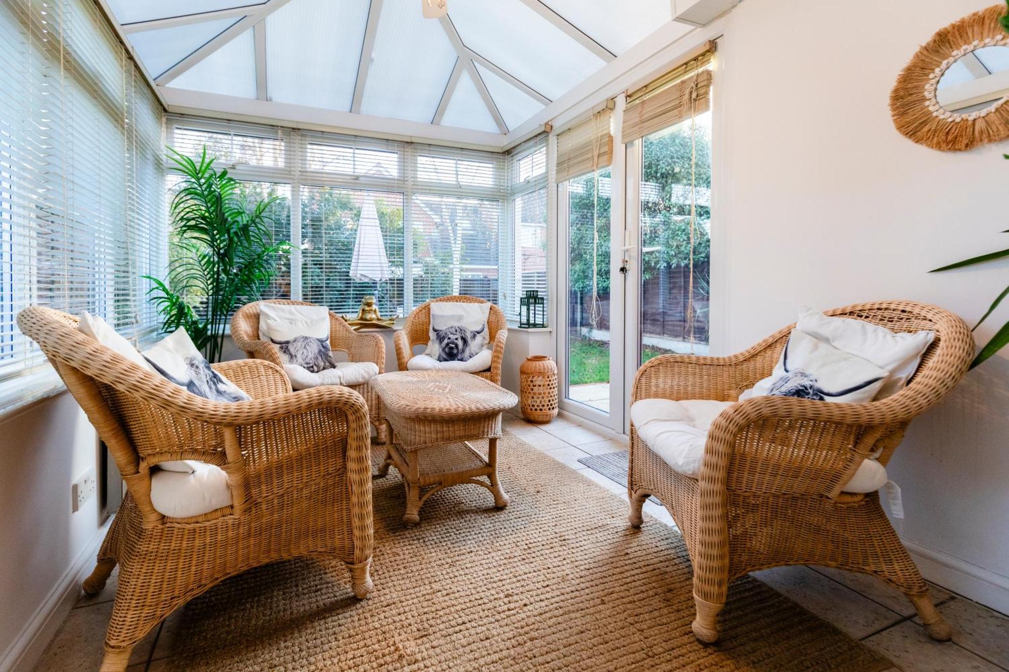 Chichester Retreat House With Free Parking Екстериор снимка