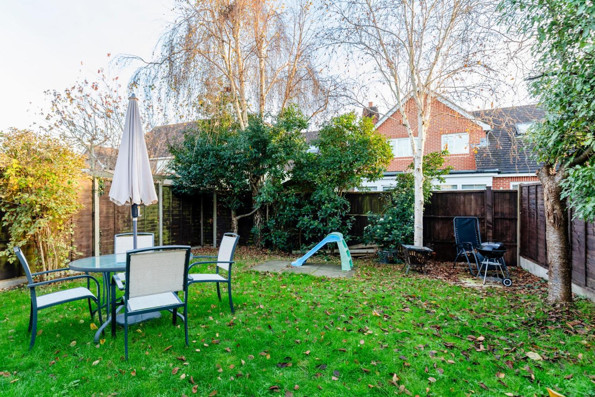 Chichester Retreat House With Free Parking Екстериор снимка