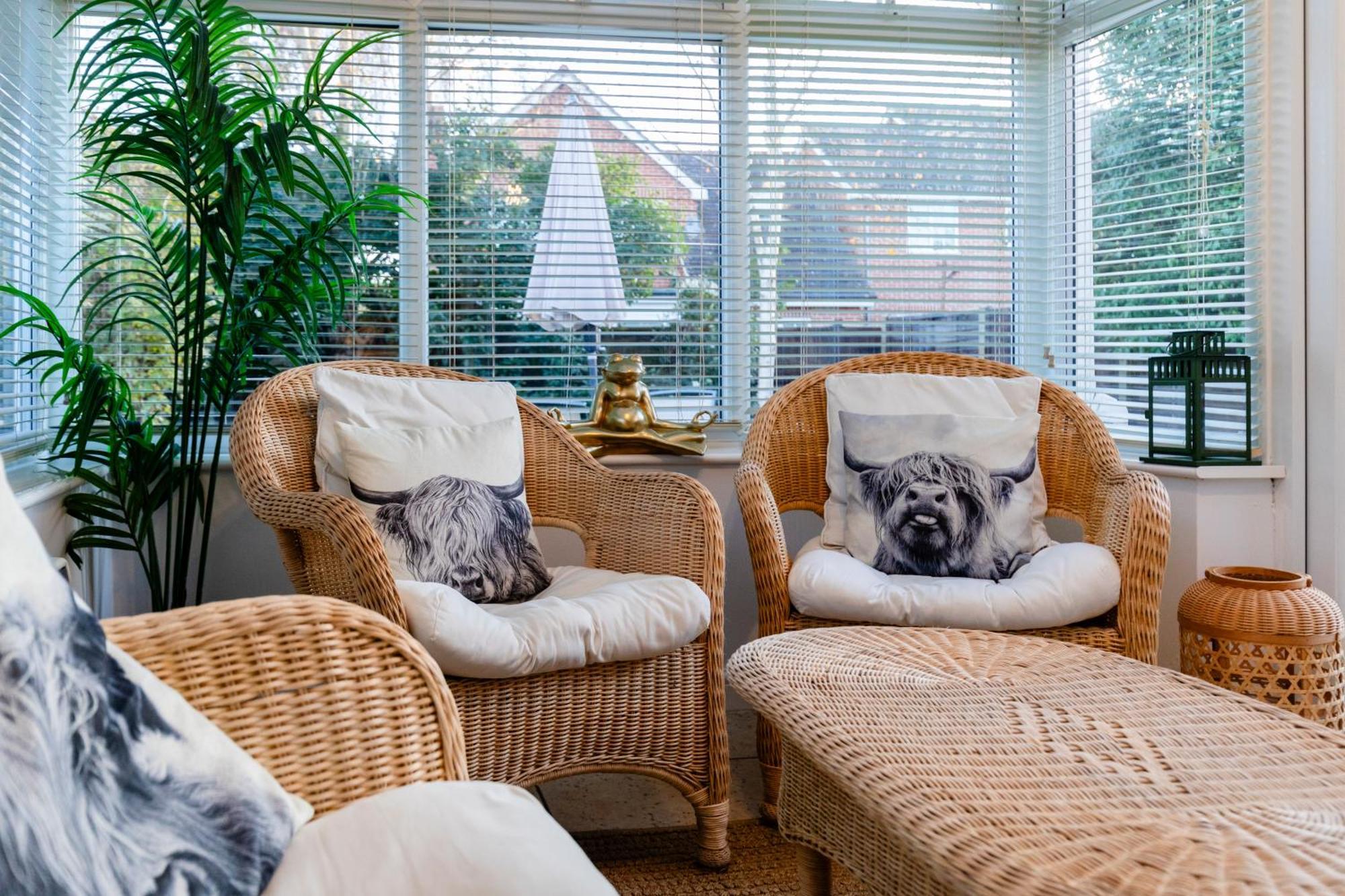 Chichester Retreat House With Free Parking Екстериор снимка