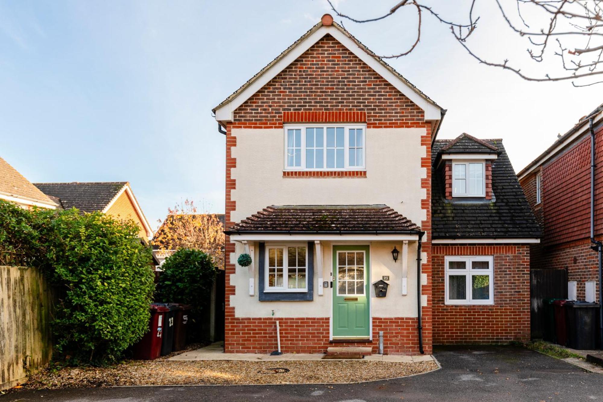 Chichester Retreat House With Free Parking Екстериор снимка
