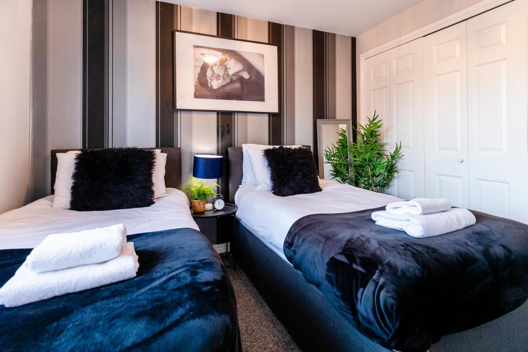 Chichester Retreat House With Free Parking Екстериор снимка