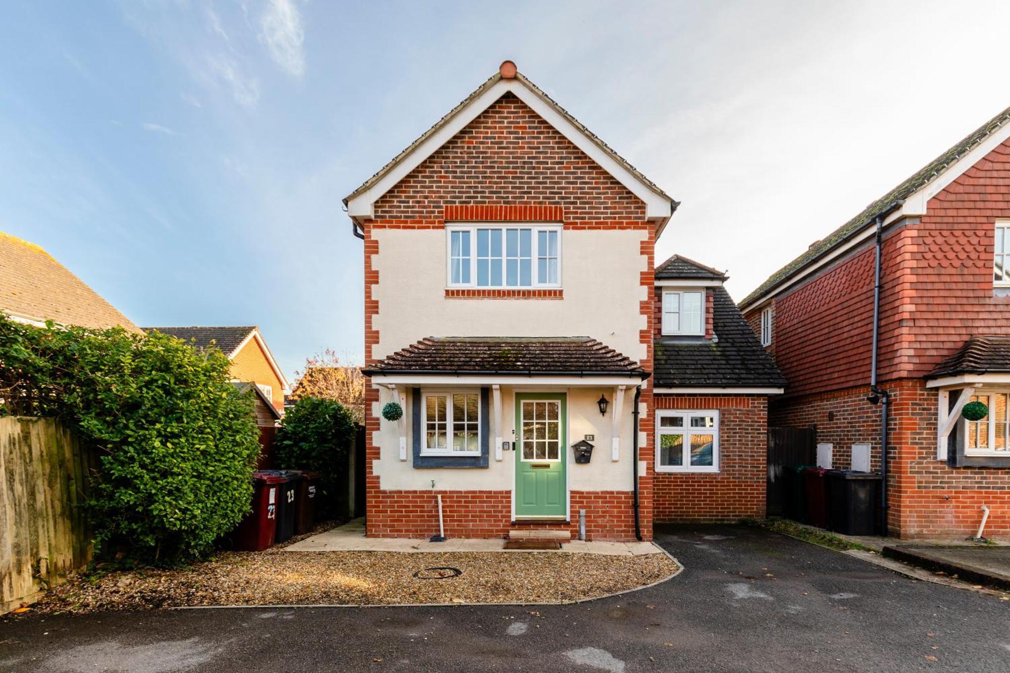 Chichester Retreat House With Free Parking Екстериор снимка